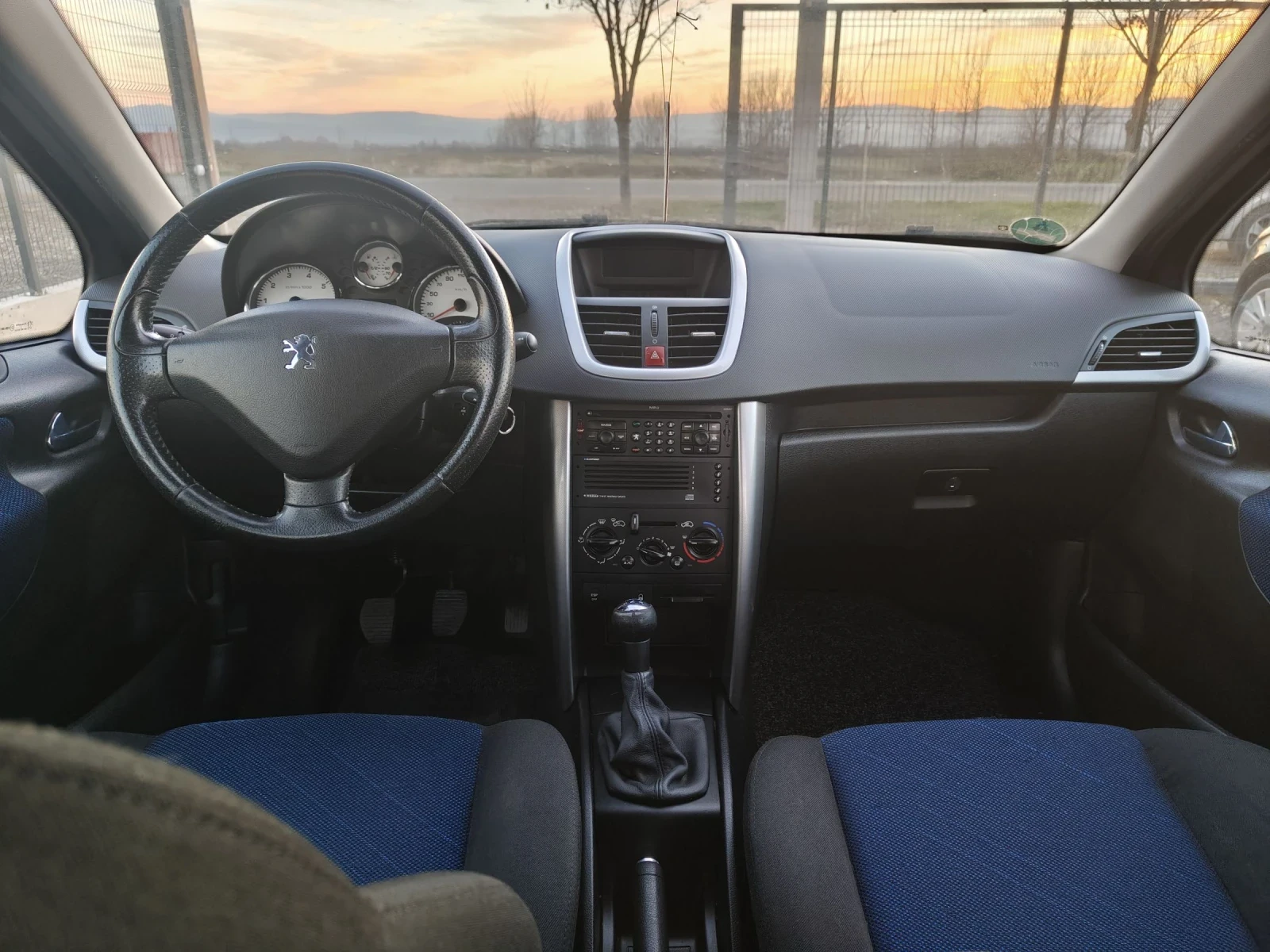 Peugeot 207 1.4 i 90 | Mobile.bg � ����������� 8