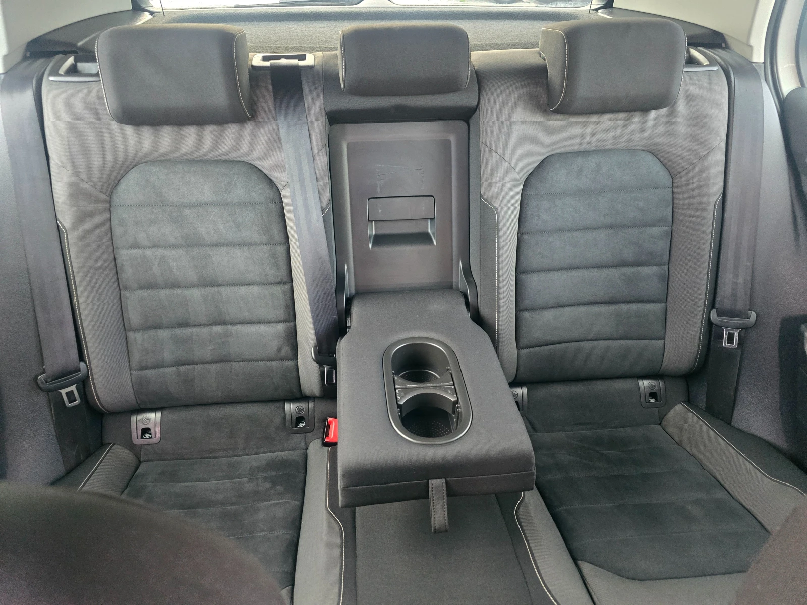 VW Golf 1.6TDI-105 K.C-НАВИ-ЛУКСОЗНО ИЗПЪЛНЕНИЕ, снимка 14 - Автомобили и джипове - 53977780