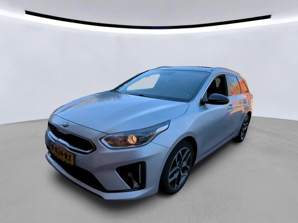 Kia Ceed SW 1.5 GDI GT Line , снимка 4 - Автомобили и джипове - 54190183