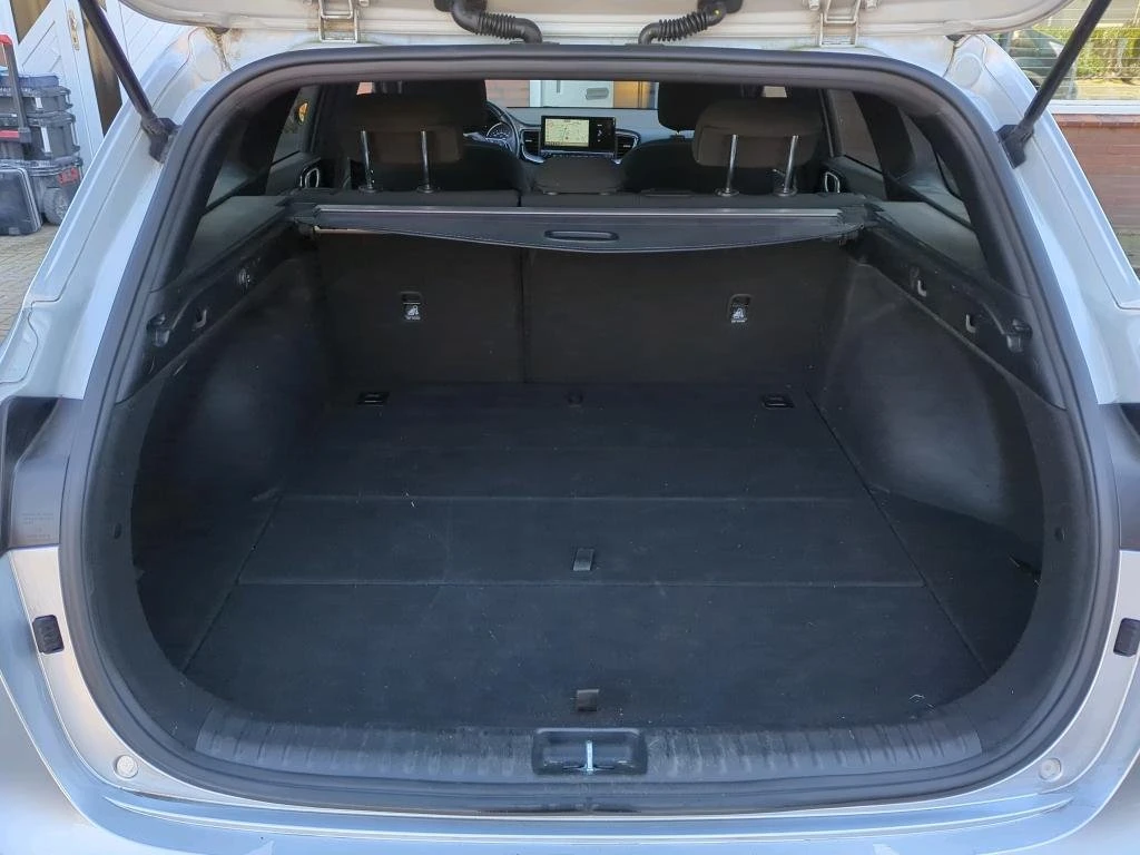 Kia Ceed SW 1.5 GDI GT Line , снимка 15 - Автомобили и джипове - 54190183