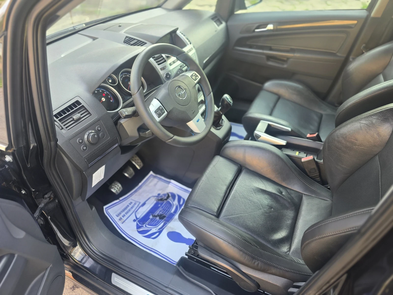 Opel Zafira 2.0TURBO OPC Холандия , снимка 8 - Автомобили и джипове - 54219674