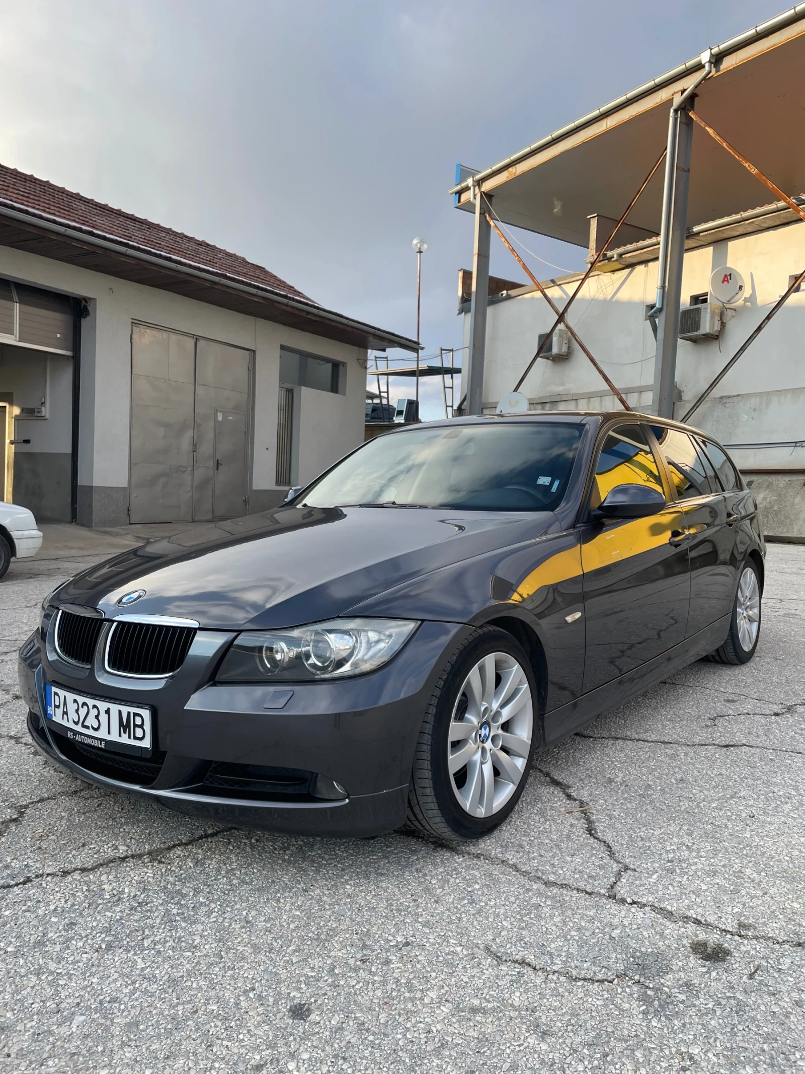 BMW 320 2.0D ТОП Реални Км!!, снимка 2 - Автомобили и джипове - 54316862