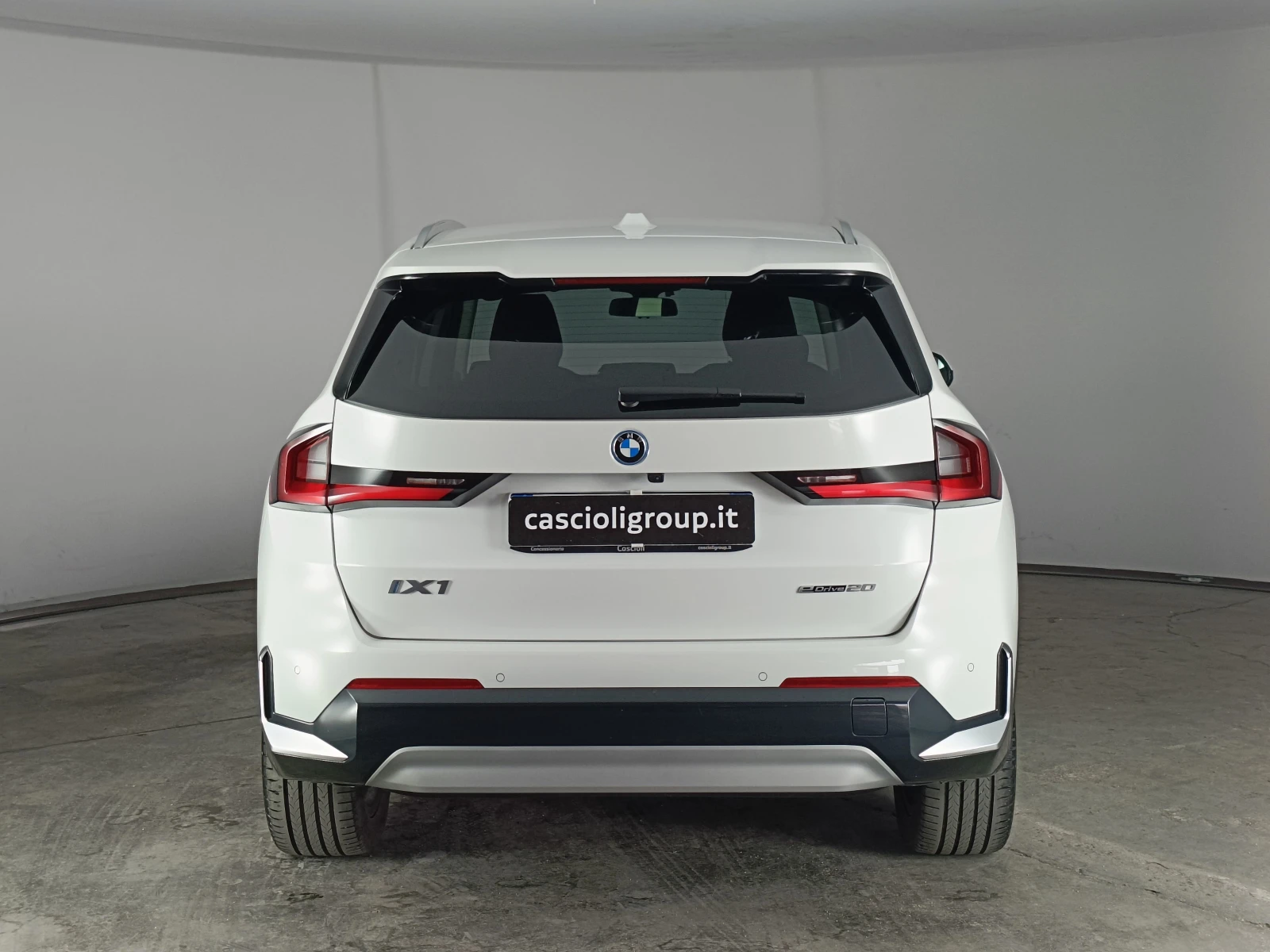 BMW iX1 20, снимка 5 - Автомобили и джипове - 54356249