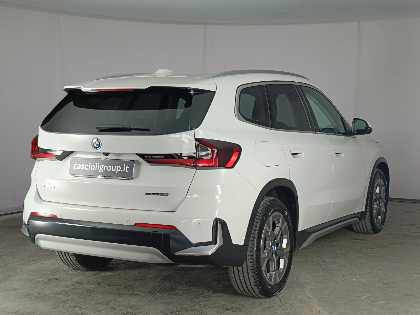 BMW iX1 20, снимка 6 - Автомобили и джипове - 54356249