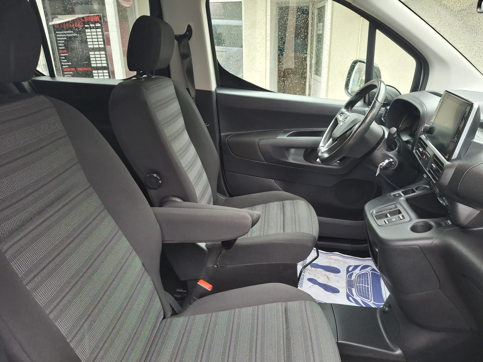 Opel Combo електрик 57КW, снимка 11 - Автомобили и джипове - 54378206