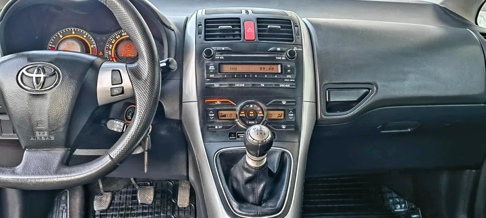 Toyota Auris 2.0 D-4D FACELIFT 126 к.с, снимка 12 - Автомобили и джипове - 54388255