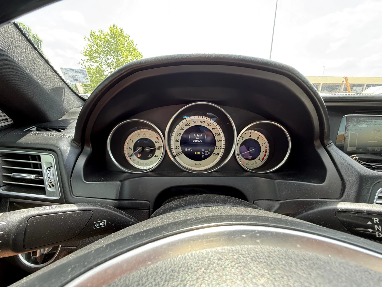 Mercedes-Benz E 500 1/1500 Extended Leather Dash; FULL, снимка 11 - Автомобили и джипове - 54673320