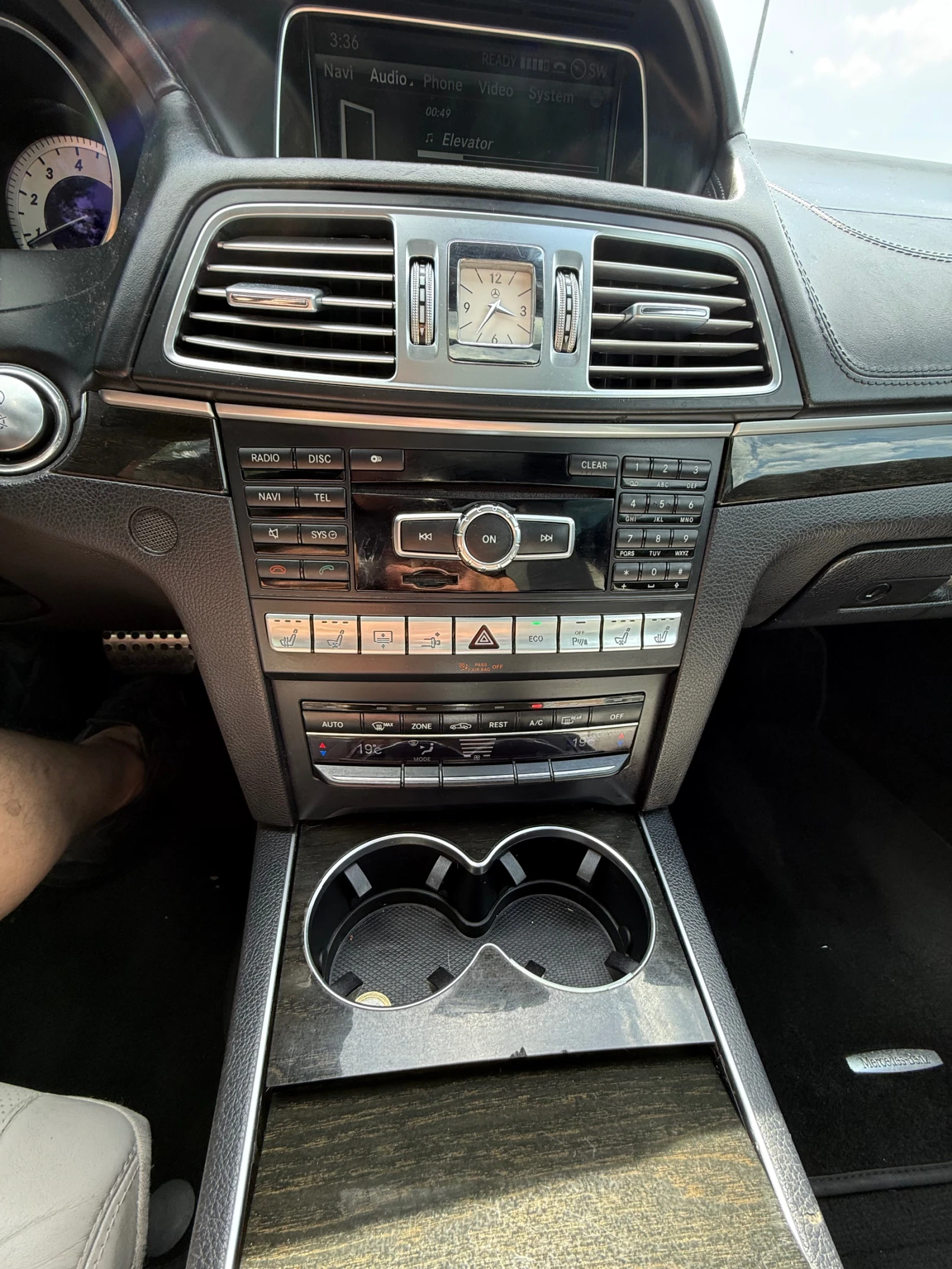 Mercedes-Benz E 500 1/1500 Extended Leather Dash; FULL, снимка 12 - Автомобили и джипове - 54673320