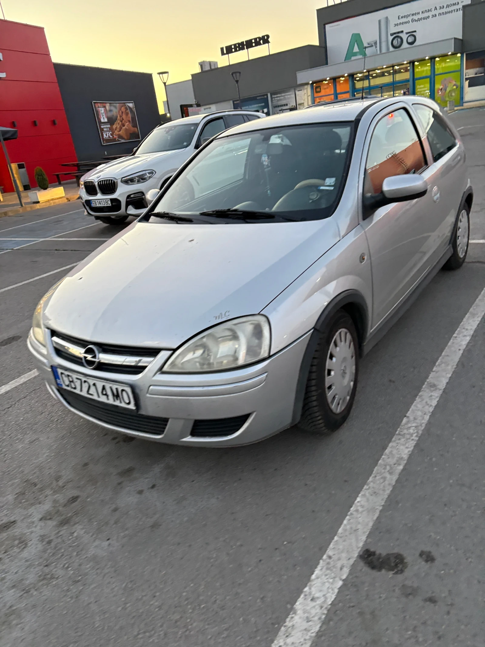 Opel Corsa 1.0, снимка 2 - Автомобили и джипове - 54727585