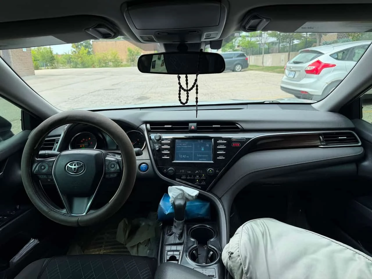 Toyota Camry * Hybrid LE * АВТОКРЕДИТ БЕЗ ПЪРВОНАЧАЛНА ВНОСКА* , снимка 7 - Автомобили и джипове - 55586230