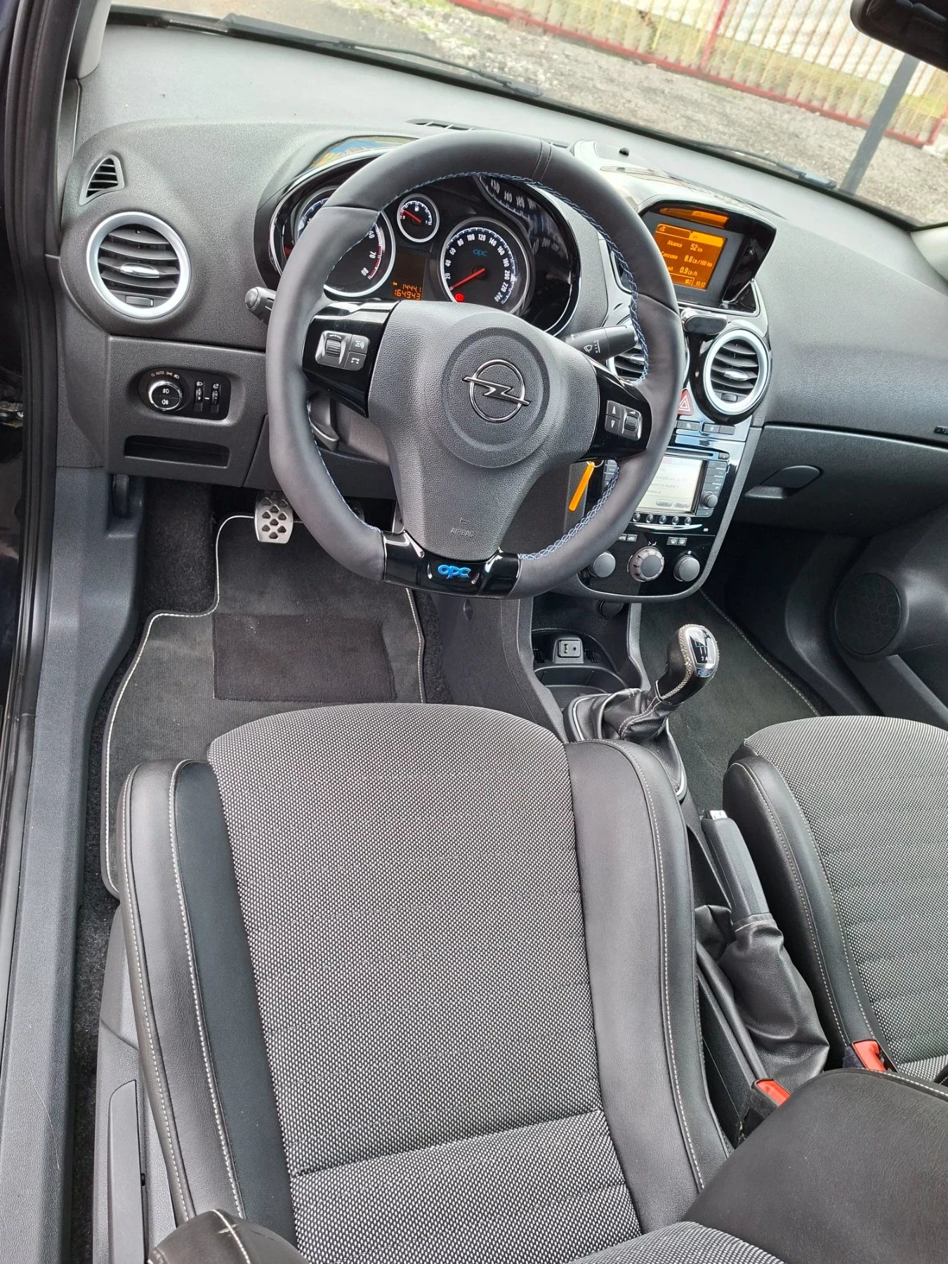 Opel Corsa 1.6 turbo, снимка 7 - Автомобили и джипове - 56367629