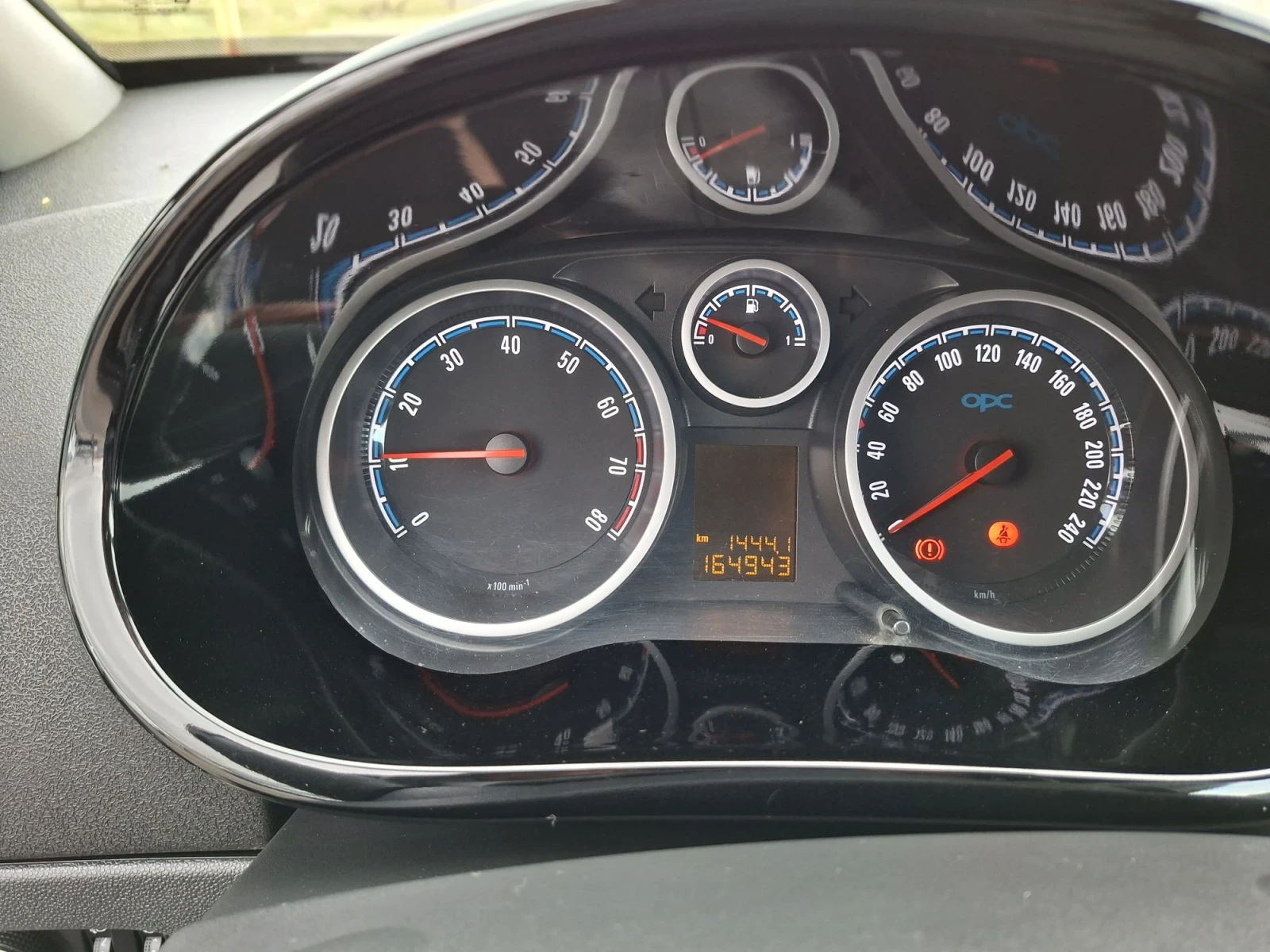 Opel Corsa 1.6 turbo, снимка 8 - Автомобили и джипове - 56367629