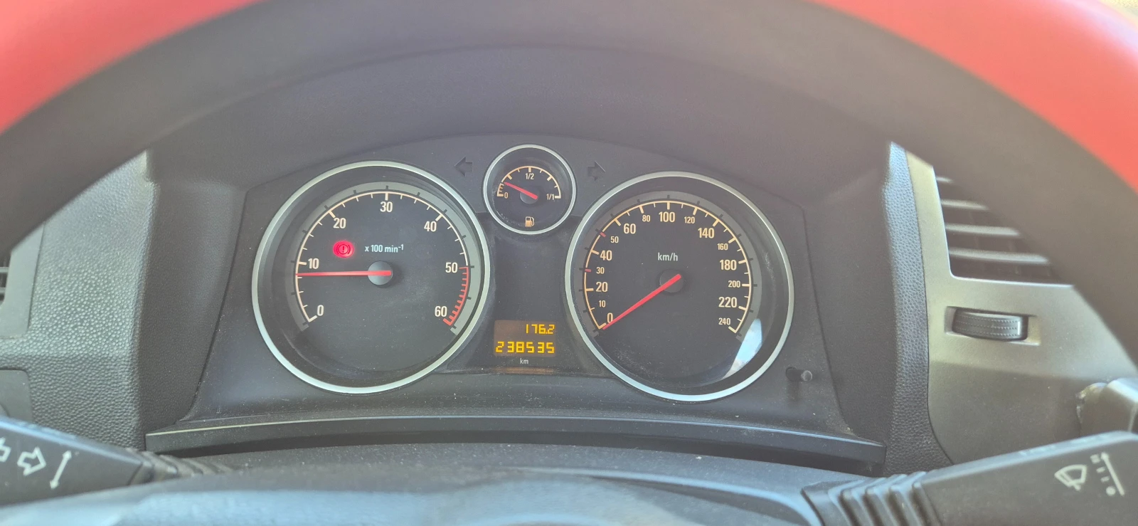 Opel Zafira 1.9CDti, снимка 5 - Автомобили и джипове - 56650666