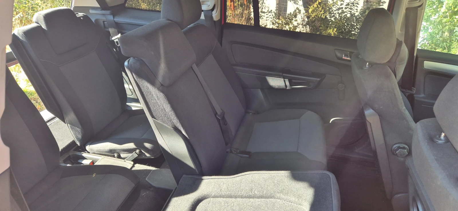 Opel Zafira 1.9CDti, снимка 7 - Автомобили и джипове - 56650666