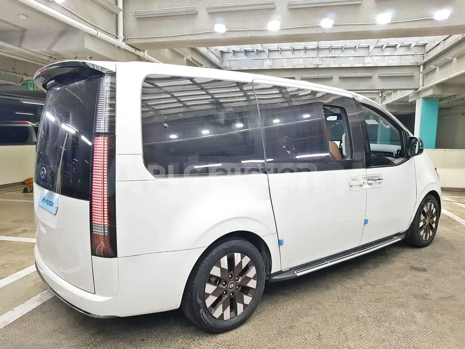 Hyundai Staria LOUNGE * FIRST-CLASS* ������ ���� | Mobile.bg � ����������� 5