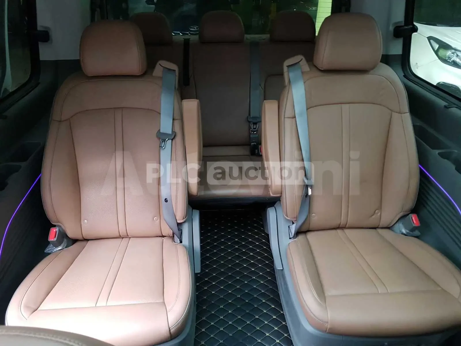 Hyundai Staria LOUNGE * FIRST-CLASS* ������ ���� | Mobile.bg � ����������� 15