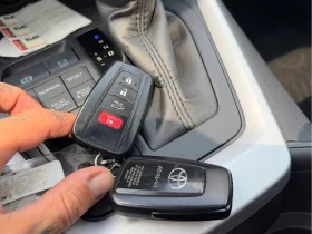 Toyota Rav4 * XLE AWD * ДИСТРОНИК * 2 КЛЮЧА * CARFAX, снимка 11