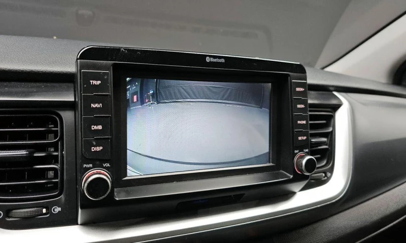 Kia Stonic Diesel 1.6 Trendy * НАЙ-ДОБРА ЦЕНА В БЪЛГАРИЯ* , снимка 15 - Автомобили и джипове - 52112499