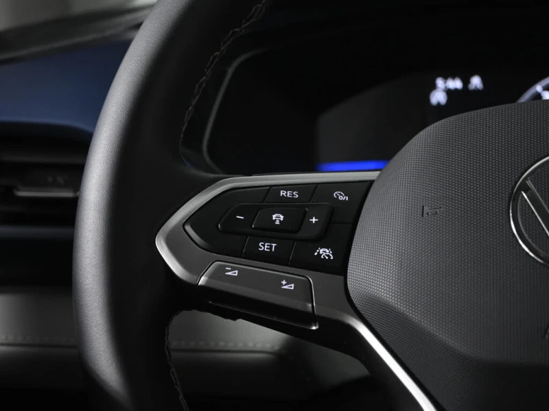 VW Taos Comfortline* 4Motion* АВТОКРЕДИТ* (ЦЕНА ДО БГ)* , снимка 12 - Автомобили и джипове - 53421805