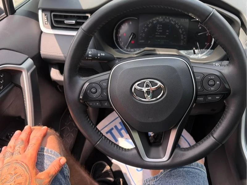 Toyota Rav4 * XLE AWD * ДИСТРОНИК * 2 КЛЮЧА * CARFAX, снимка 10 - Автомобили и джипове - 55707265