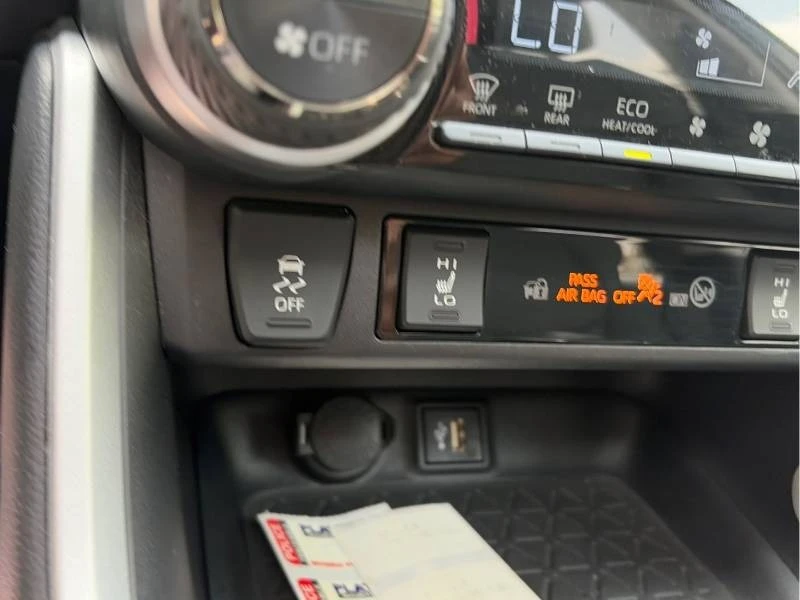 Toyota Rav4 * XLE AWD * ДИСТРОНИК * 2 КЛЮЧА * CARFAX, снимка 13 - Автомобили и джипове - 55707265