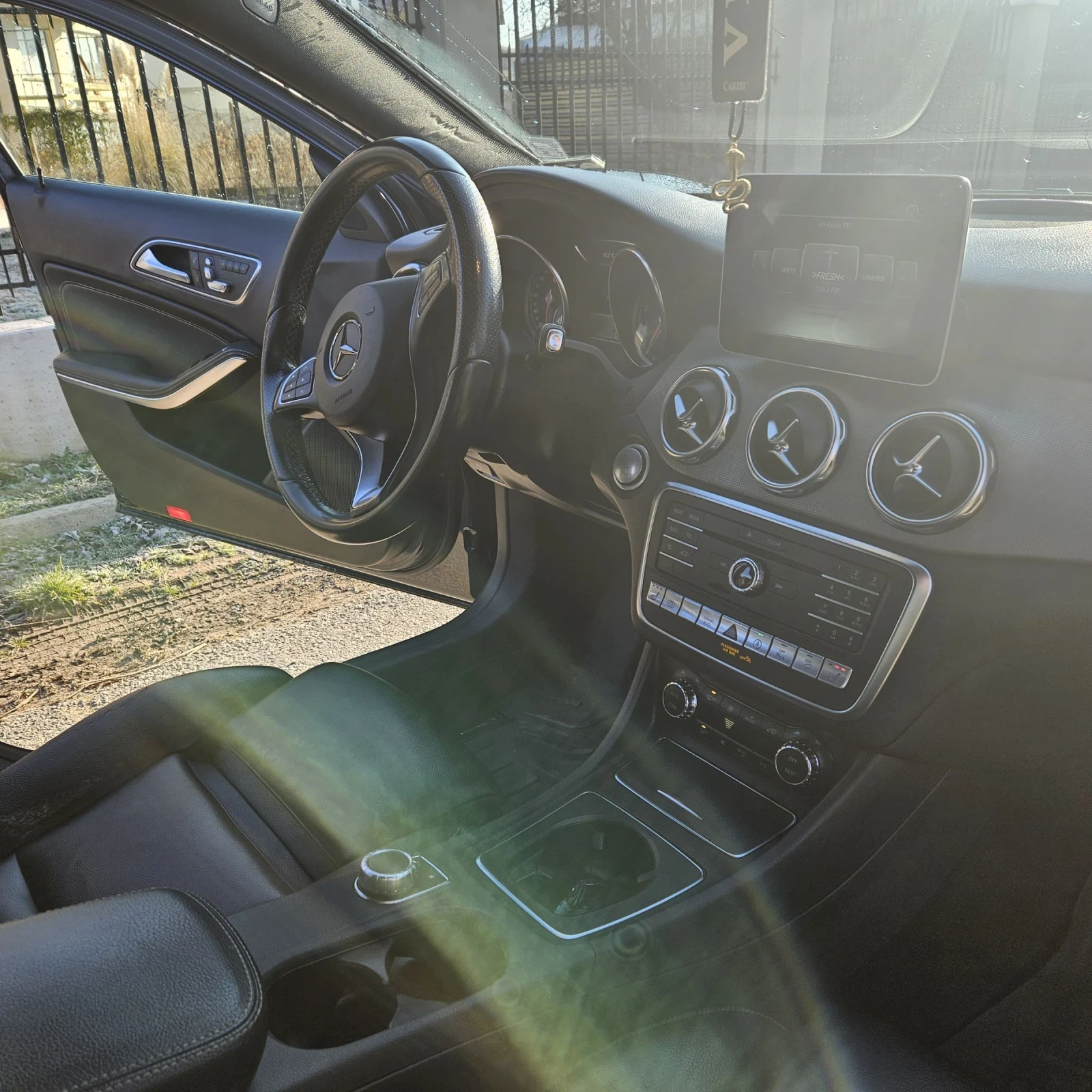 Mercedes-Benz GLA 250 4 MATIC, снимка 11 - Автомобили и джипове - 53726789