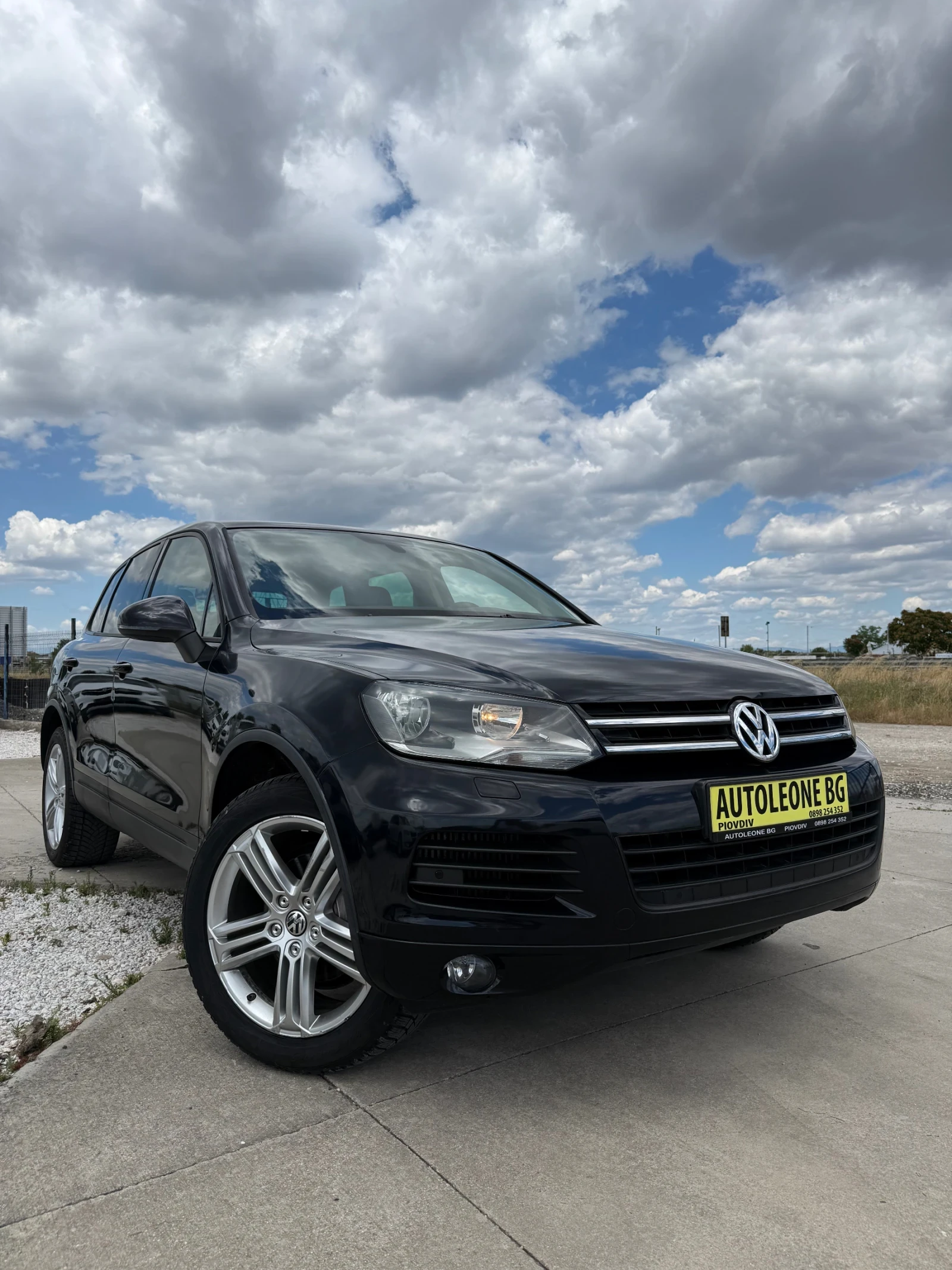 VW Touareg 3.0 TDi, снимка 3 - Автомобили и джипове - 55282938