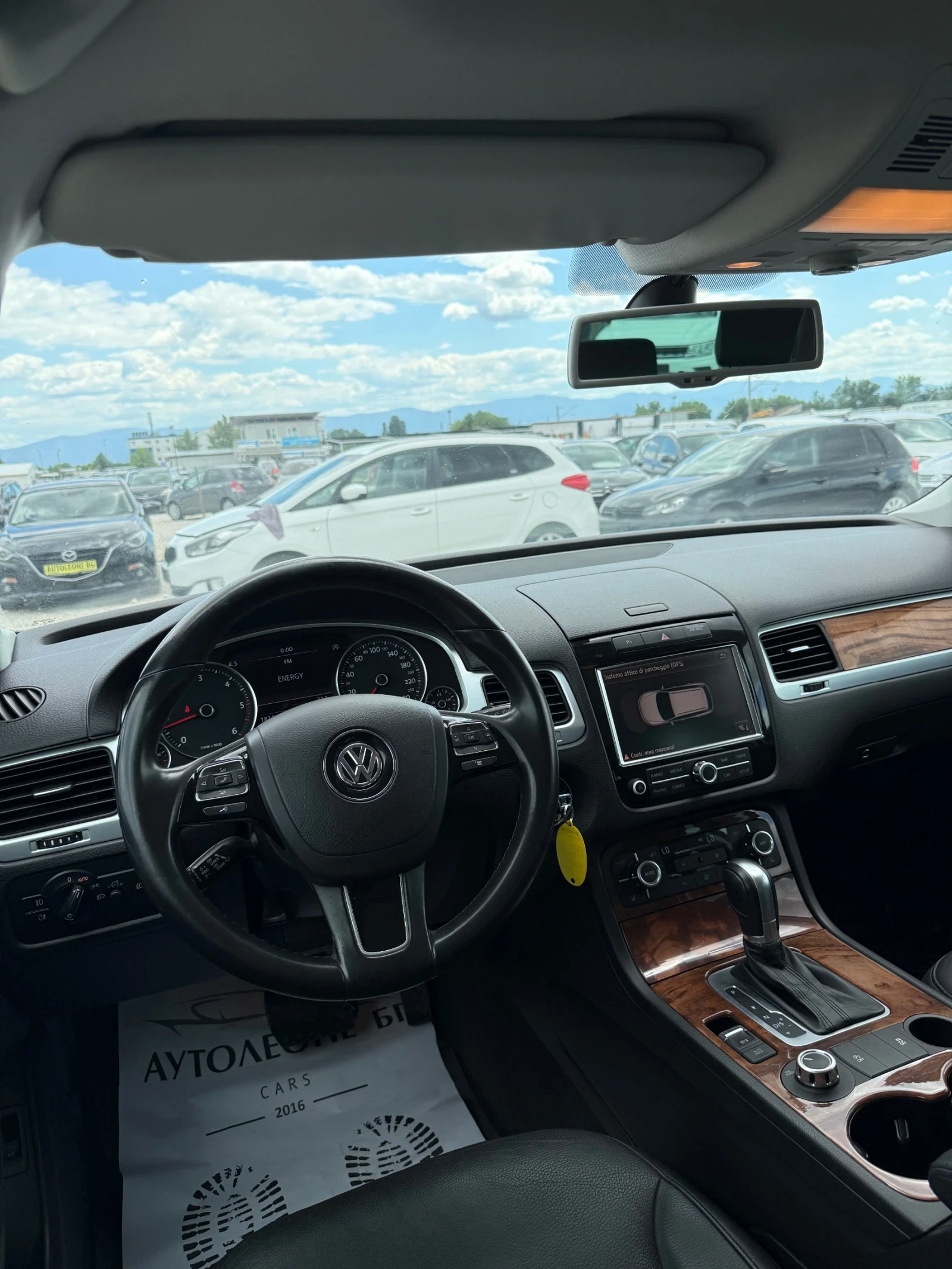 VW Touareg 3.0 TDi, снимка 7 - Автомобили и джипове - 55282938