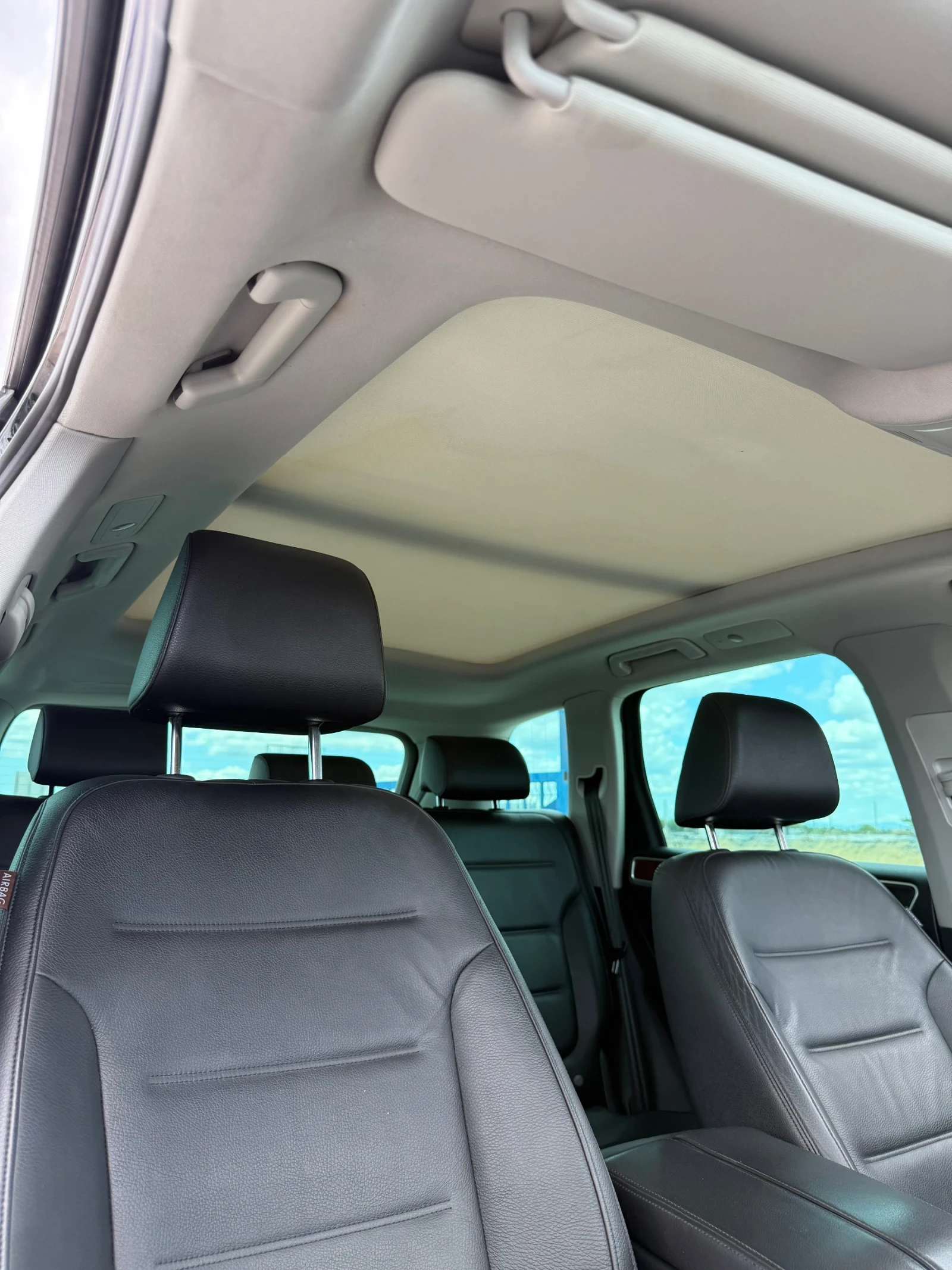 VW Touareg 3.0 TDi, снимка 12 - Автомобили и джипове - 55282938