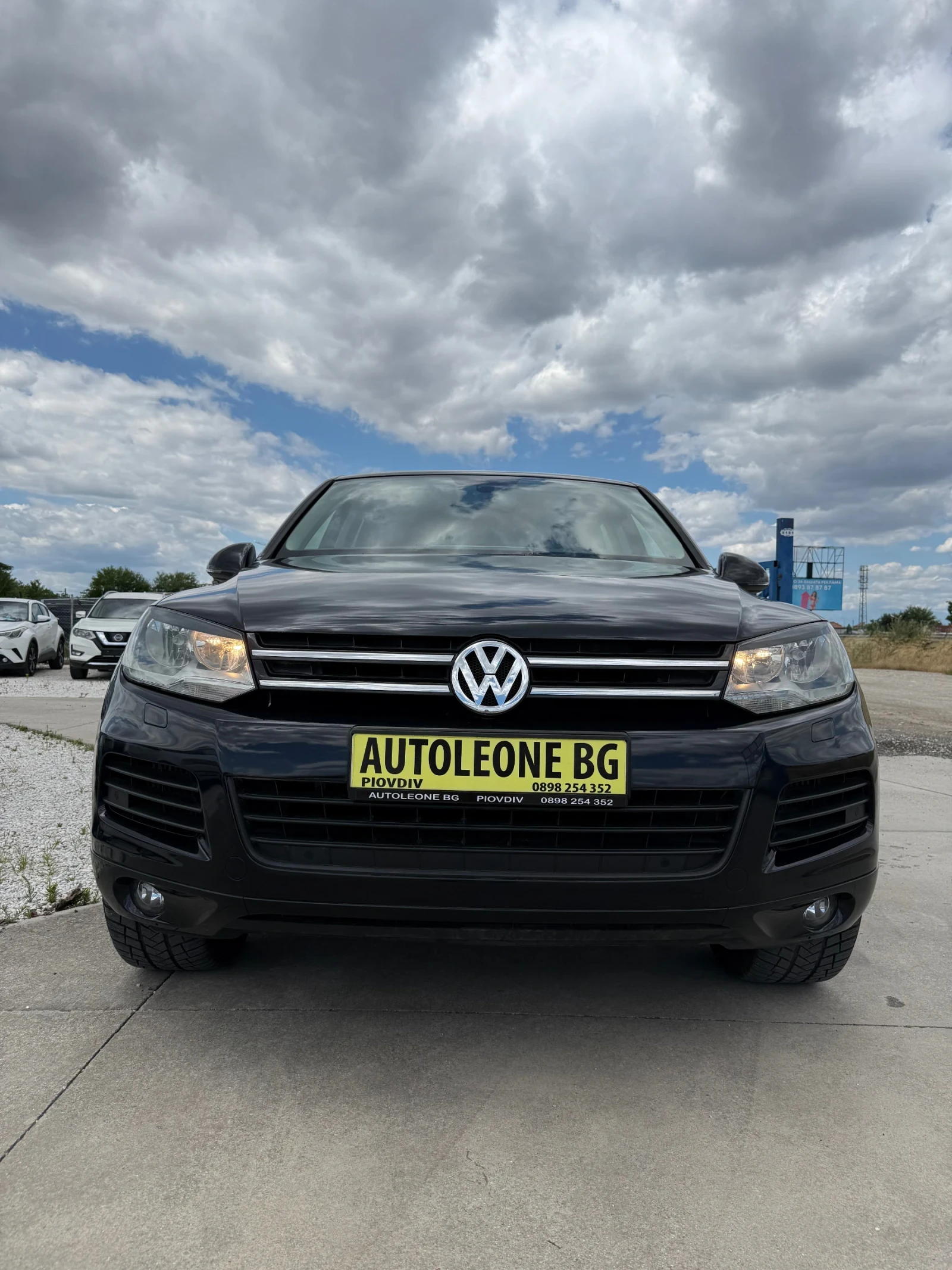 VW Touareg 3.0 TDi, снимка 2 - Автомобили и джипове - 55282938