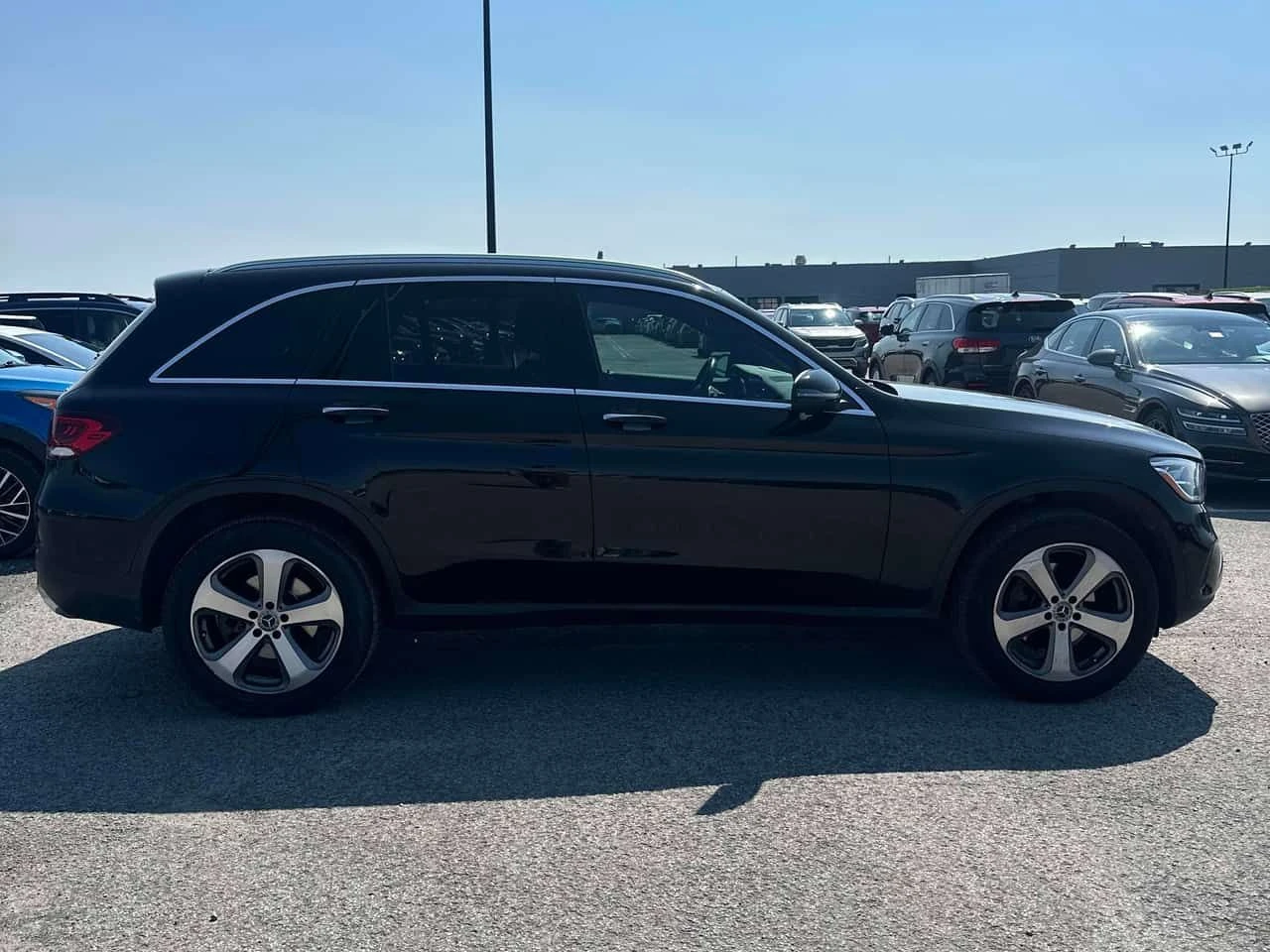 Mercedes-Benz GLC 300 DISTRONIC / CARFAX / АВТОКРЕДИТ, снимка 3 - Автомобили и джипове - 55555819