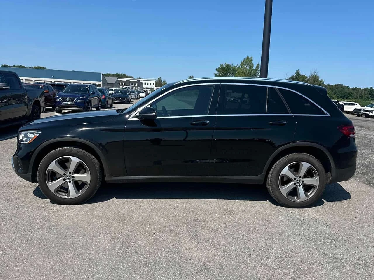 Mercedes-Benz GLC 300 DISTRONIC / CARFAX / АВТОКРЕДИТ, снимка 2 - Автомобили и джипове - 55555819