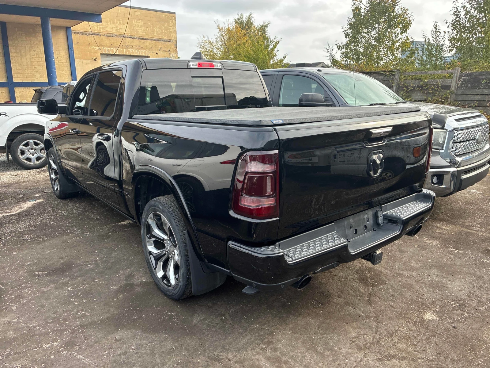 Dodge RAM 1500 * Limited * АВТОКРЕДИТ БЕЗ ПЪРВОНАЧАЛНА ВНОСКА* , снимка 2 - Автомобили и джипове - 56084118