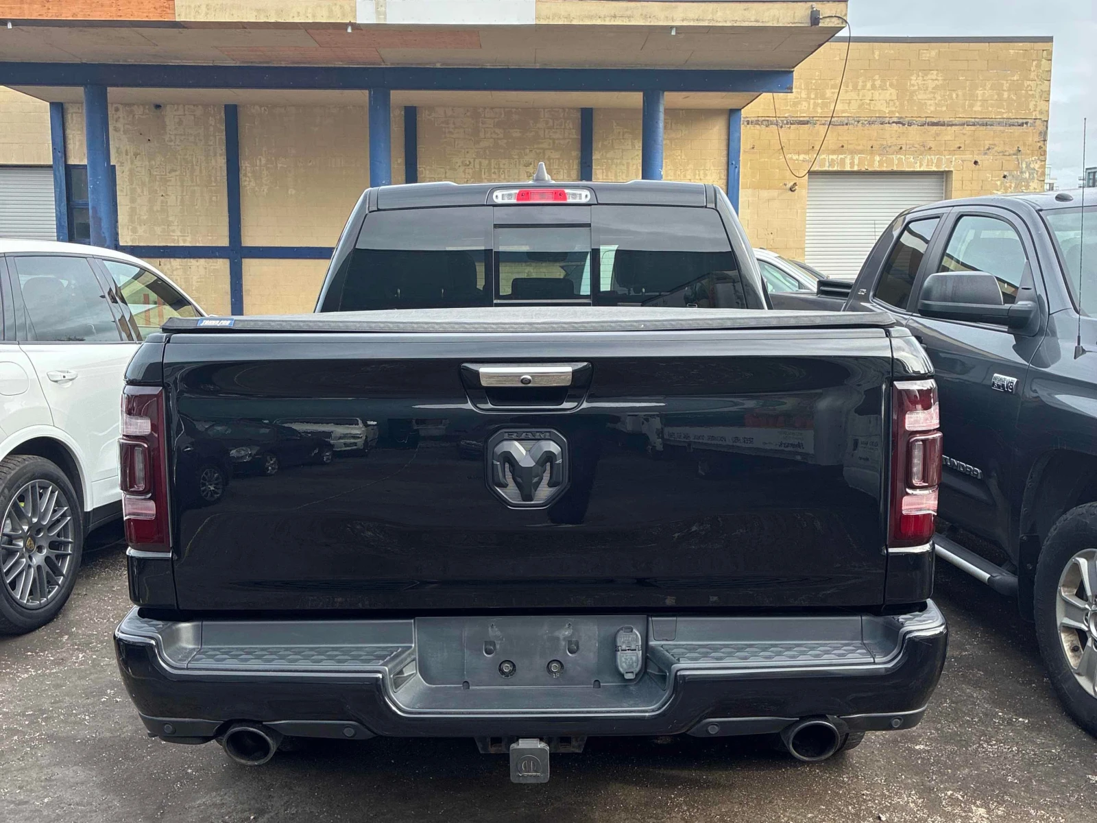 Dodge RAM 1500 * Limited * АВТОКРЕДИТ БЕЗ ПЪРВОНАЧАЛНА ВНОСКА* , снимка 4 - Автомобили и джипове - 56084118