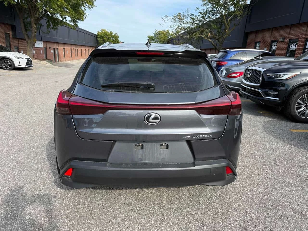 Lexus UX 300h  * CARFAX * ОПЦИЯ ЗА ФИНАНСИРАНЕ, снимка 4 - Автомобили и джипове - 56273464