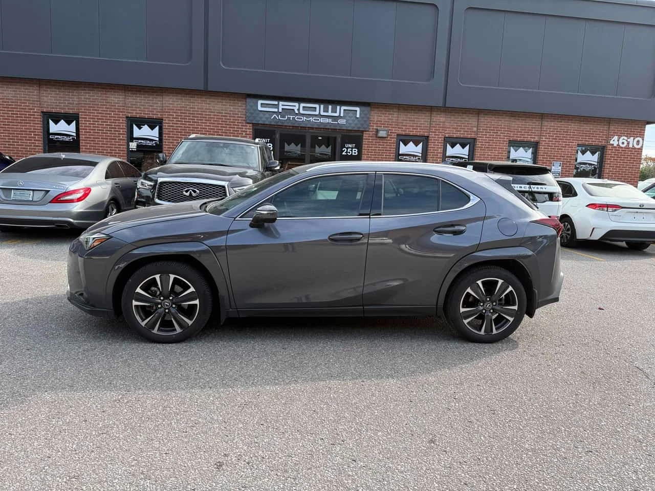 Lexus UX 300h  * CARFAX * ОПЦИЯ ЗА ФИНАНСИРАНЕ, снимка 2 - Автомобили и джипове - 56273464
