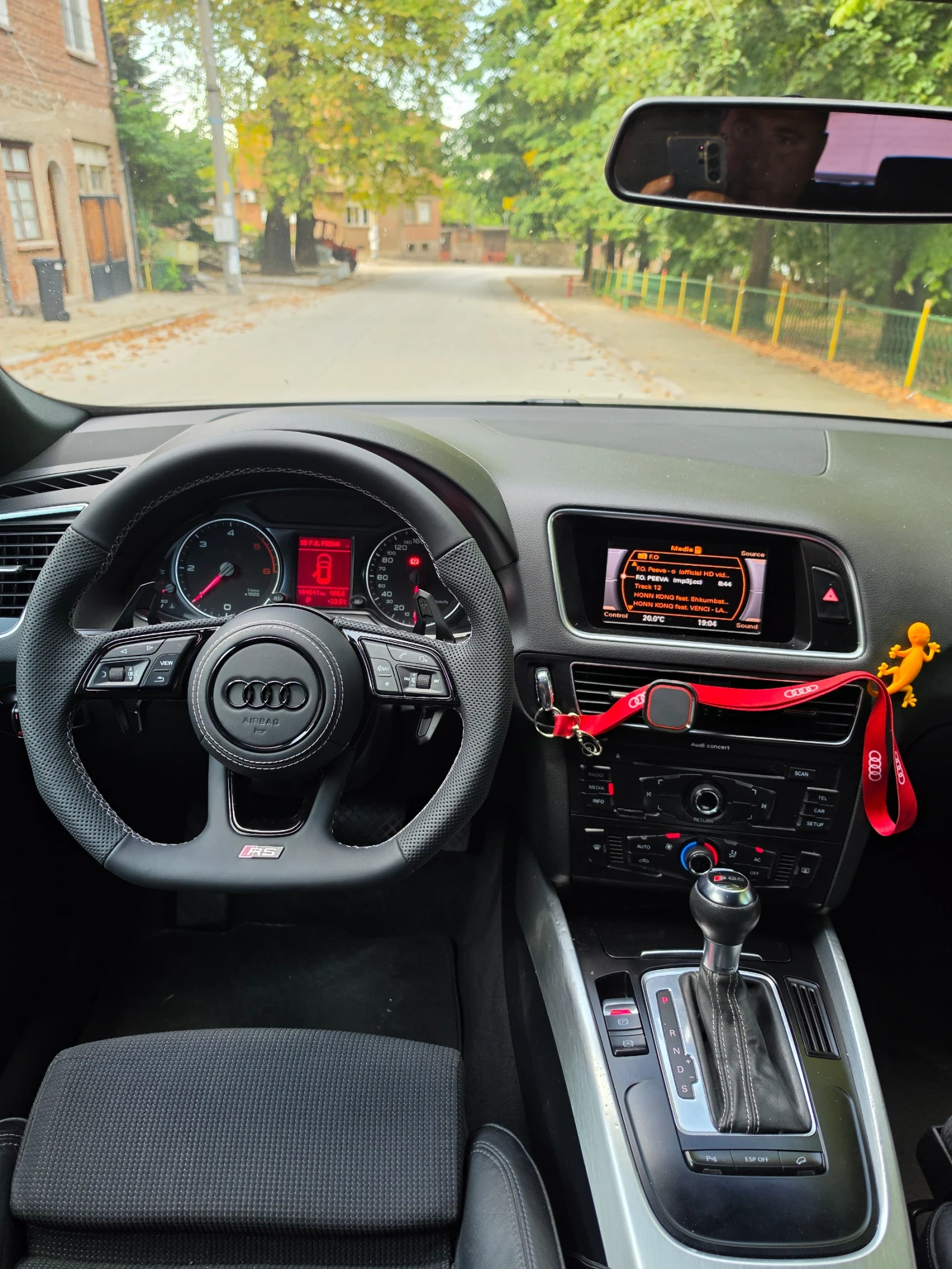 Audi Q5 2.0тди, снимка 14 - Автомобили и джипове - 56289234