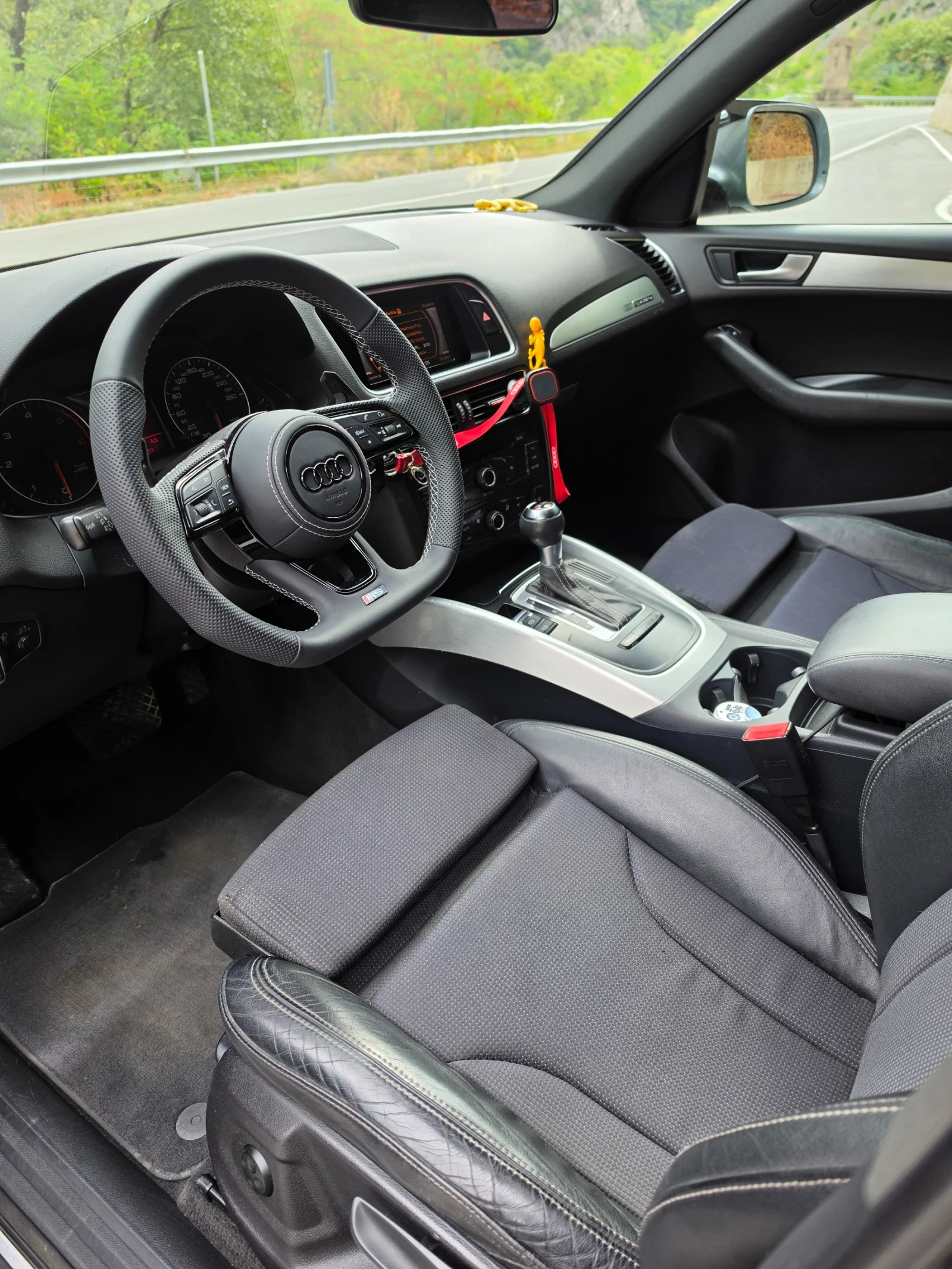 Audi Q5 2.0тди, снимка 11 - Автомобили и джипове - 56289234