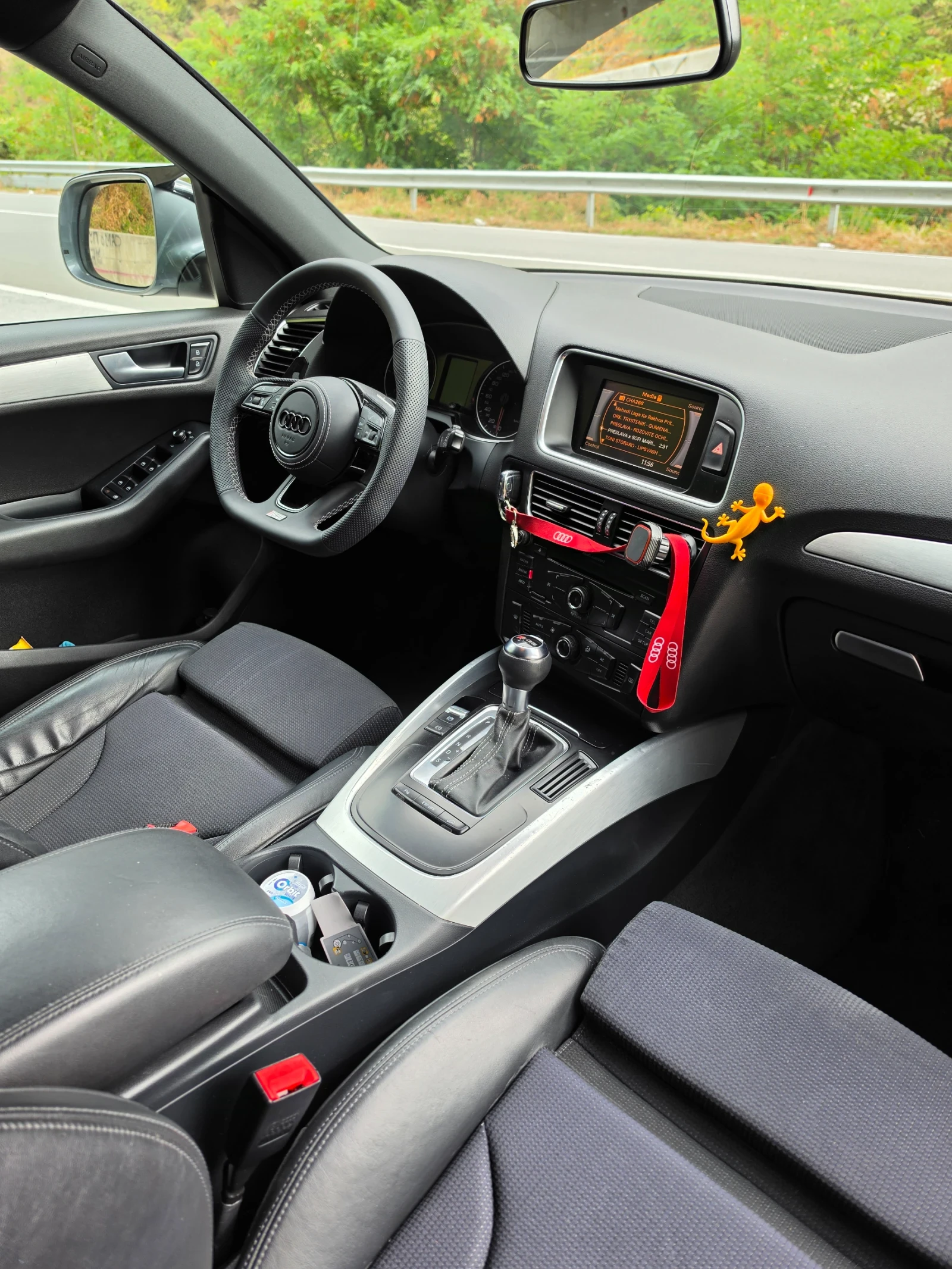 Audi Q5 2.0тди, снимка 8 - Автомобили и джипове - 56289234
