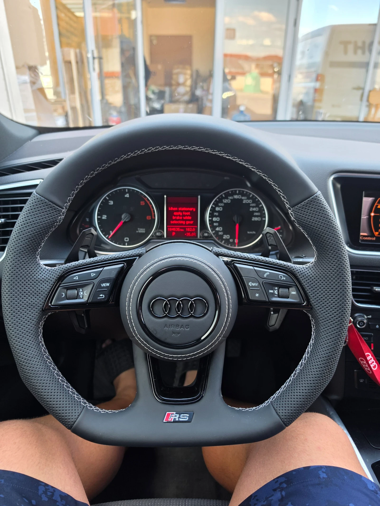 Audi Q5 2.0тди, снимка 12 - Автомобили и джипове - 56289234