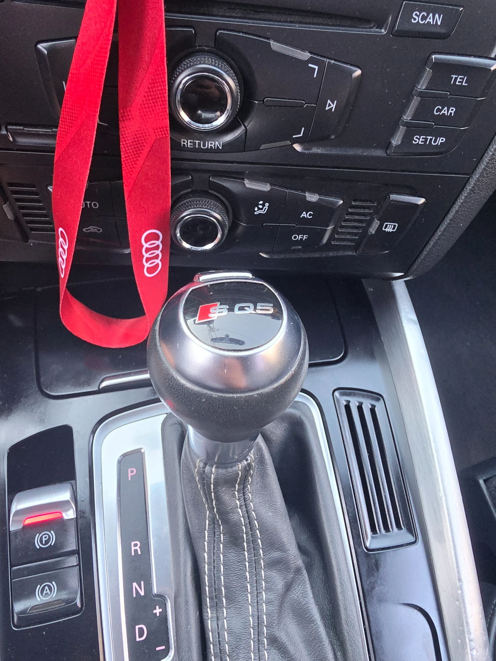 Audi Q5 2.0тди, снимка 13 - Автомобили и джипове - 56289234