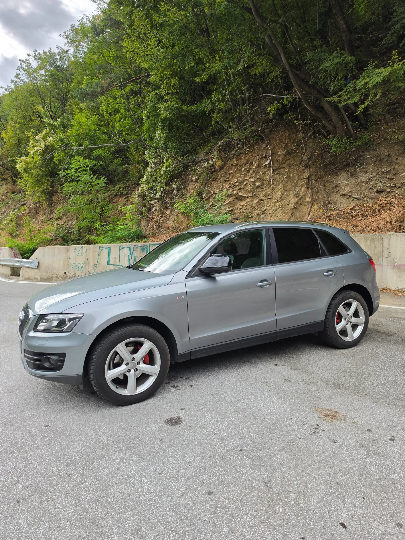 Audi Q5 2.0тди, снимка 5 - Автомобили и джипове - 56289234