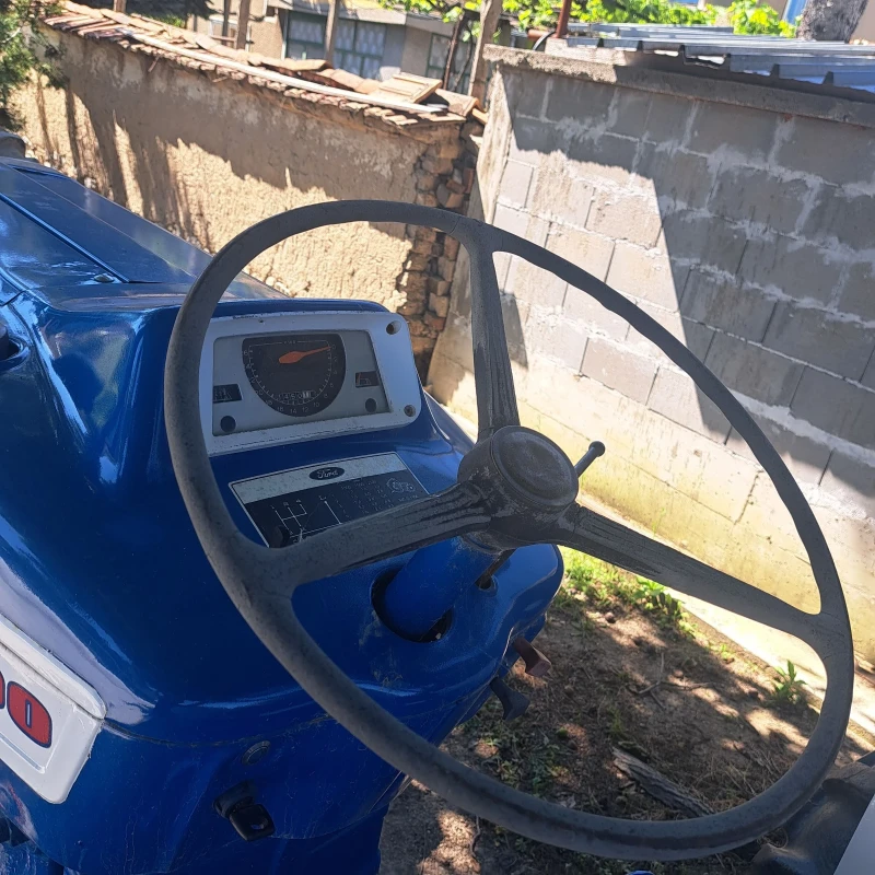 Трактор Ford 4000, снимка 4 - Селскостопанска техника - 51815665