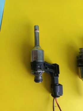 Продавам бензинови дюзи за 1.2 TSI, снимка 5