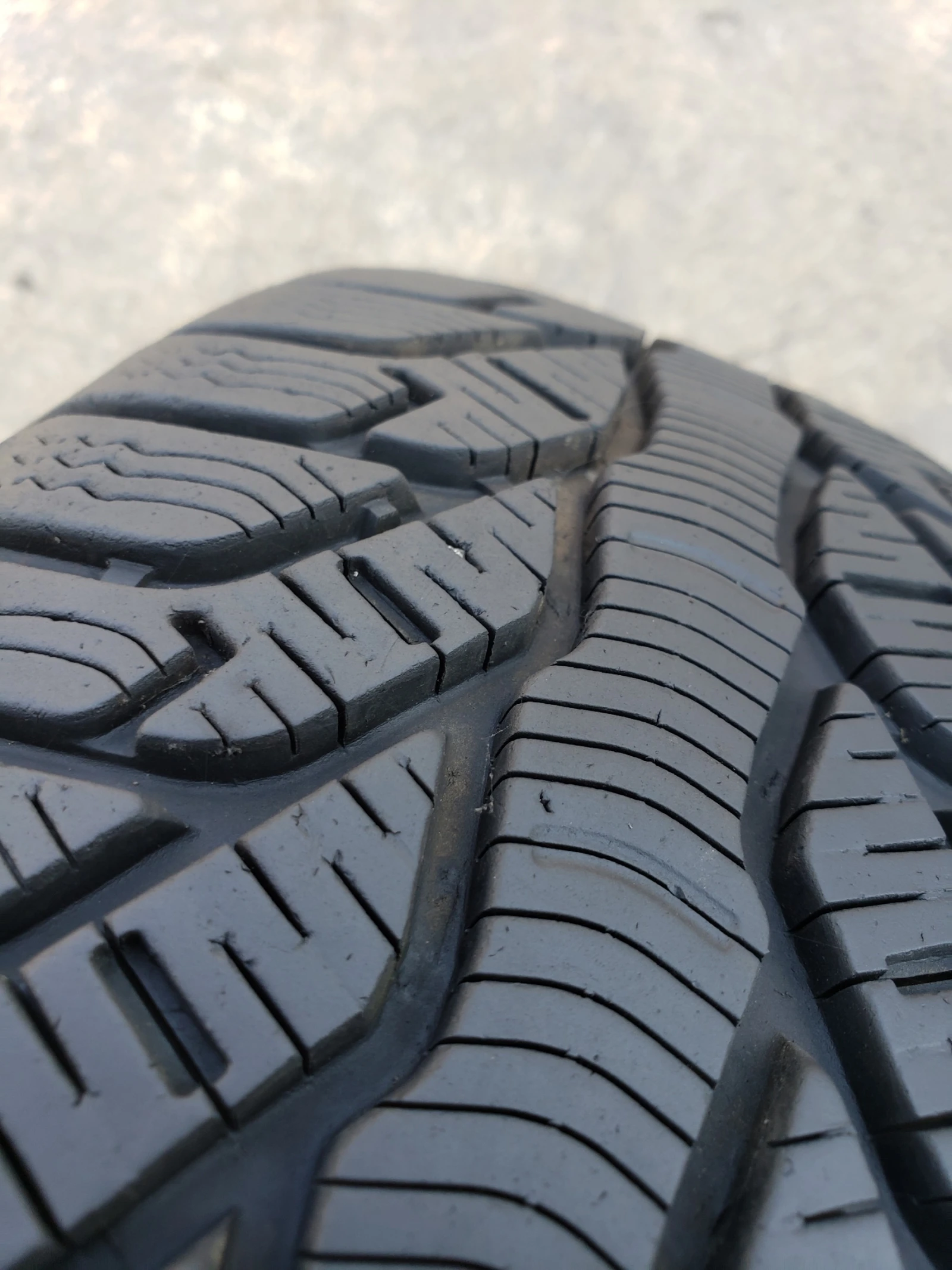 Гуми Зимни 185/60R15, снимка 5 - Гуми и джанти - 55967917