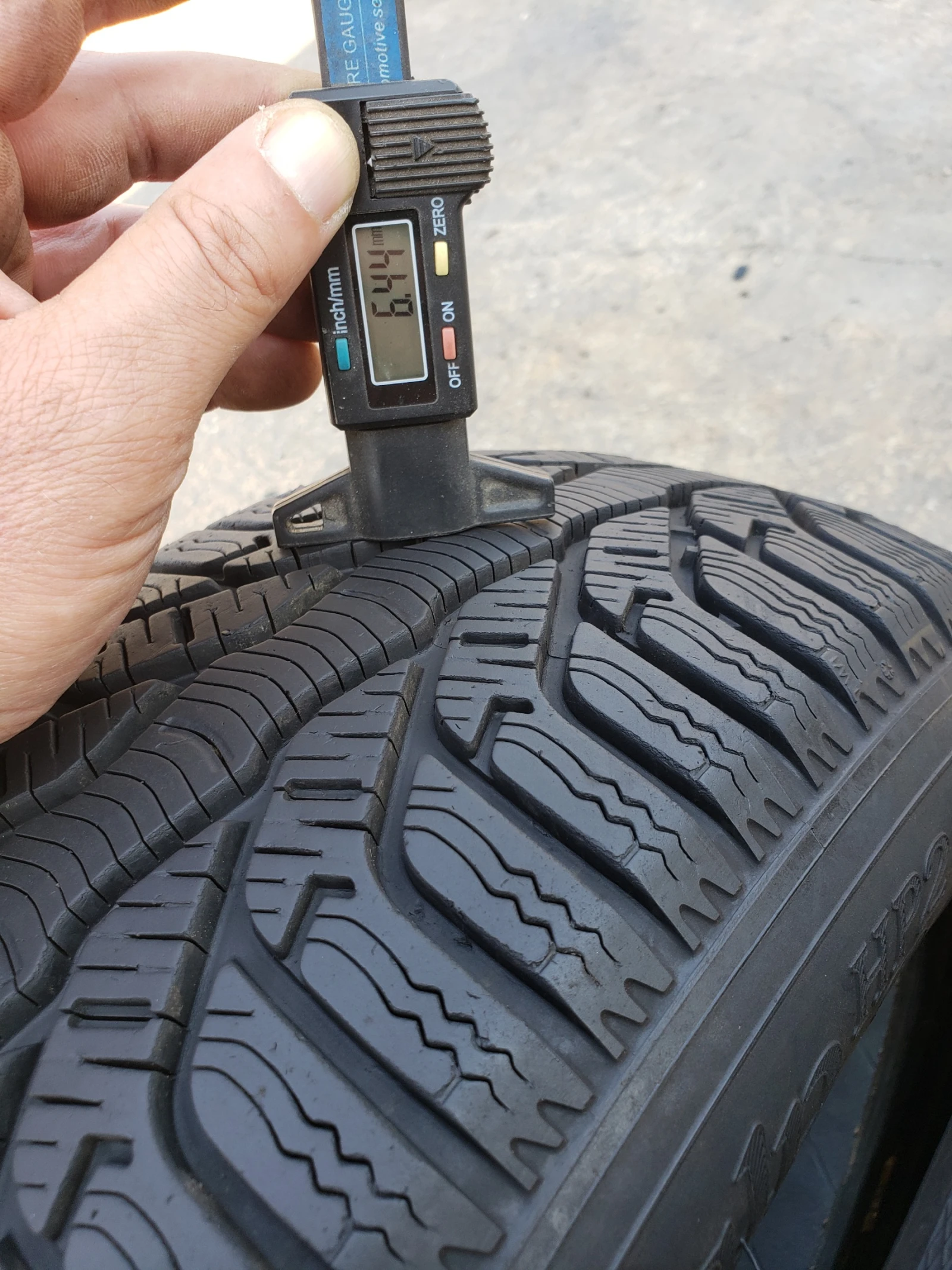 Гуми Зимни 185/60R15, снимка 8 - Гуми и джанти - 55967917