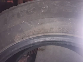 Гуми Зимни 235/65R17, снимка 3 - Гуми и джанти - 52789849