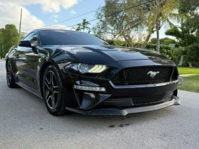 ������ Ford Mustang