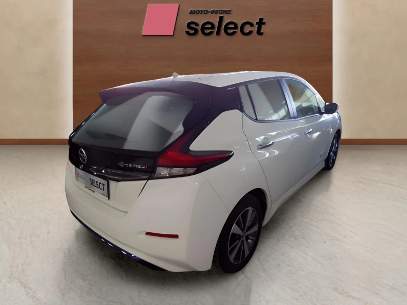 Nissan Leaf  40 KWh, снимка 7 - Автомобили и джипове - 48093450