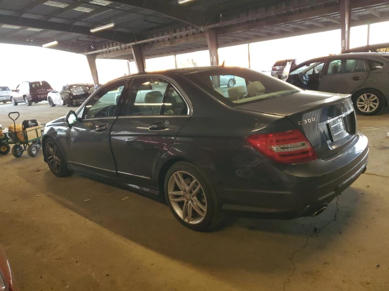 Mercedes-Benz C 300 4MATIC, снимка 2 - Автомобили и джипове - 48372215